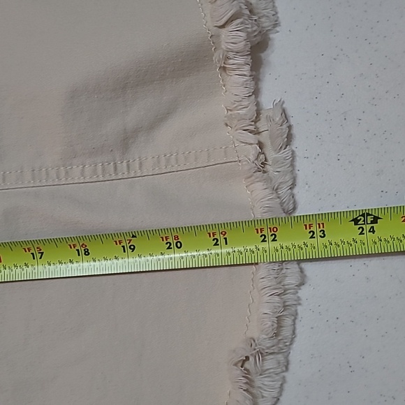 💥3for$12💥 Cato Cream Distressed Denim Skirt with Fringe Hem size 12 - Picture 7 of 8